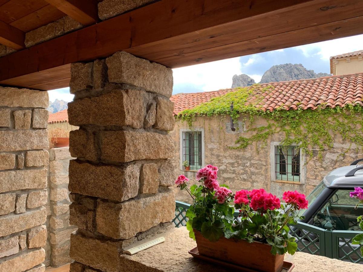 Casa Nel Borgo Di San Pantaleo Villa ภายนอก รูปภาพ